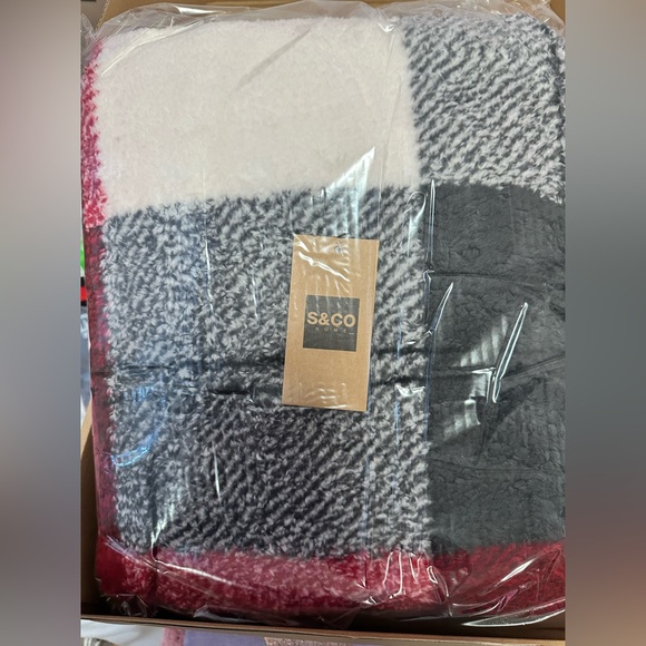 NWT Sherpa hooded throw - Picture 1 of 4